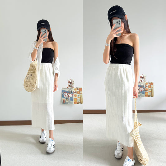 Gene Texture Back Slit Skirt