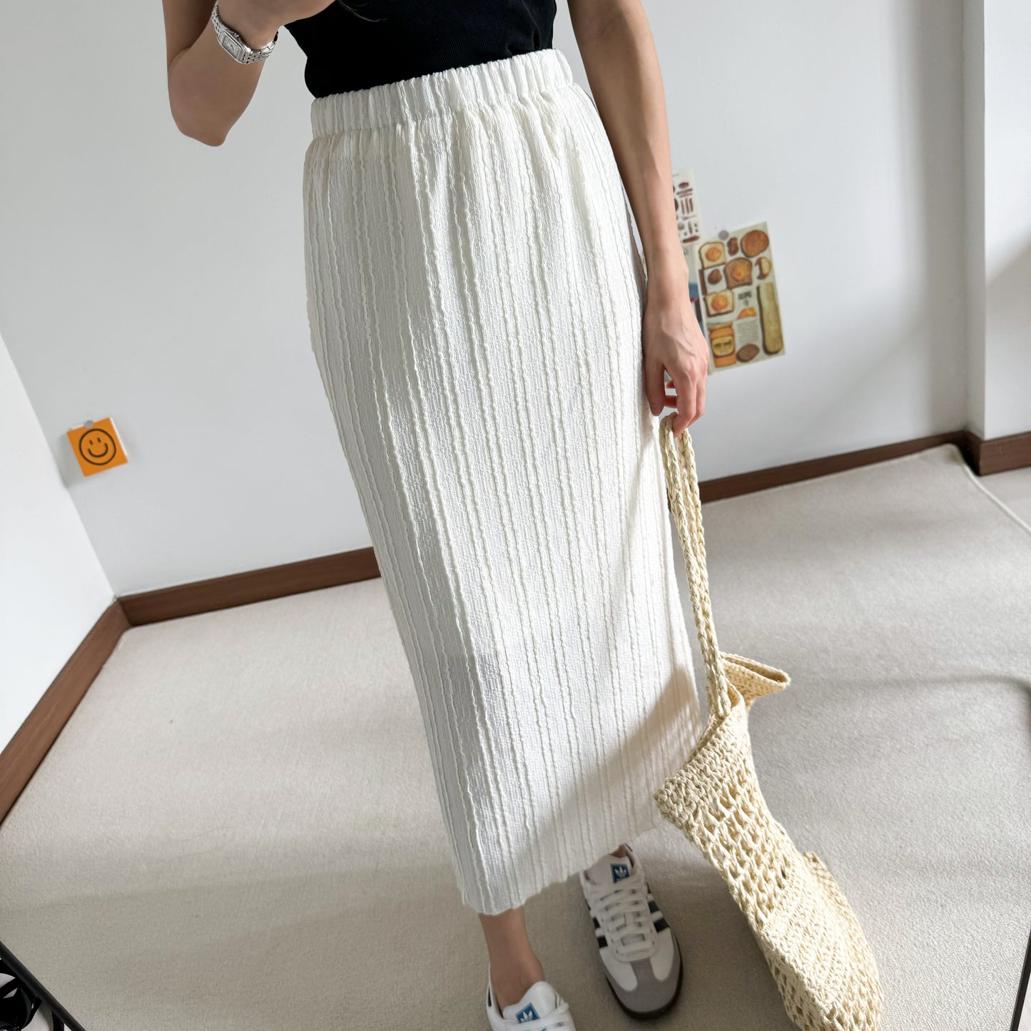 Gene Texture Back Slit Skirt