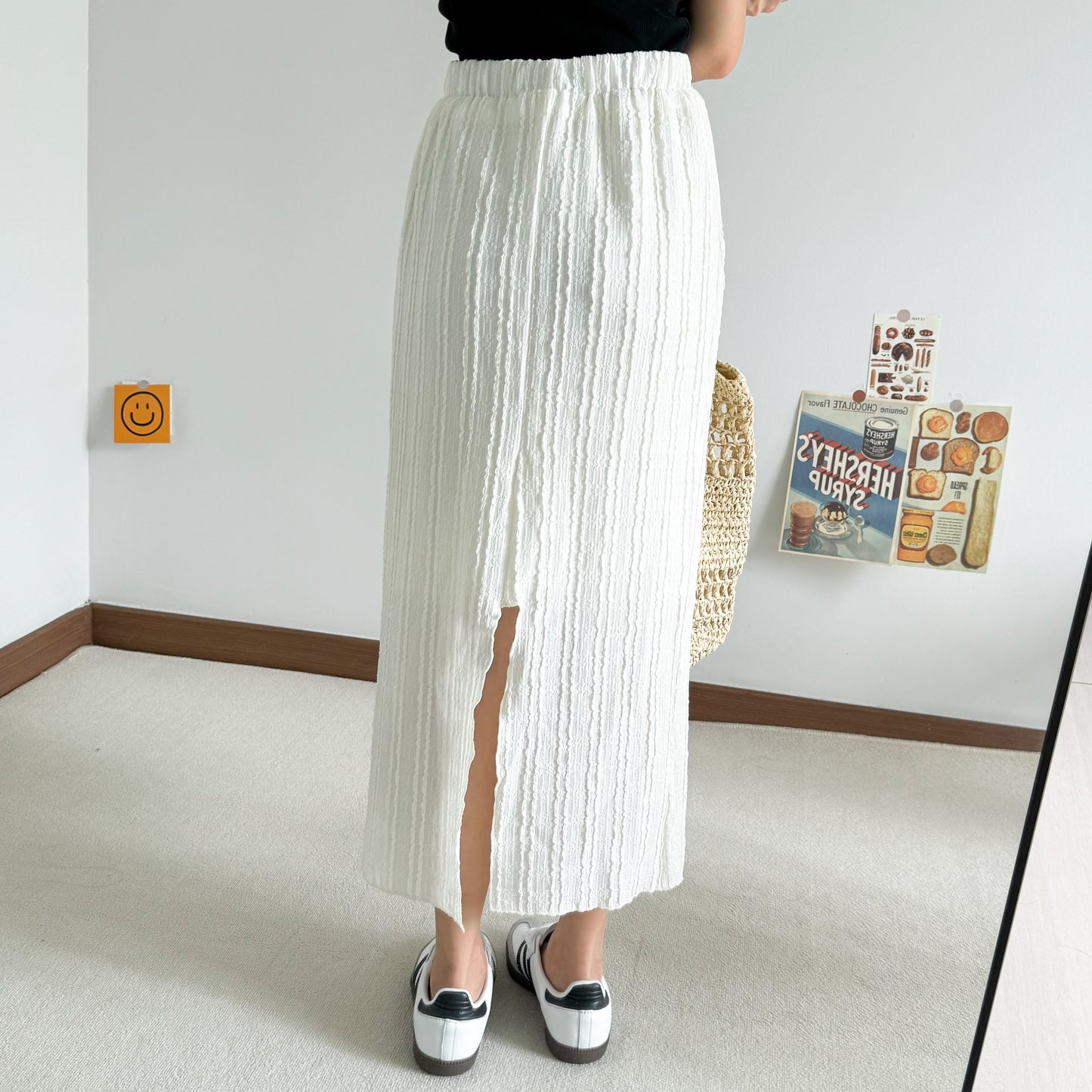 Gene Texture Back Slit Skirt