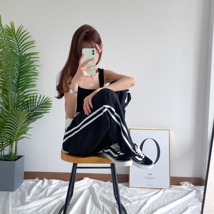 Mono Panel Loose Pants